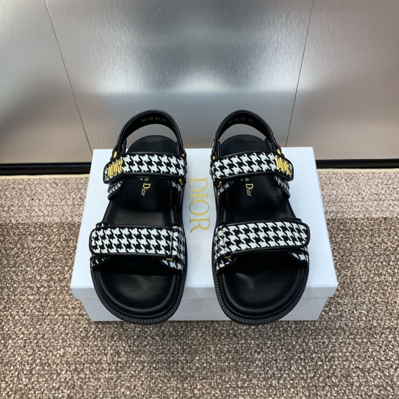ch**an D*or sandals